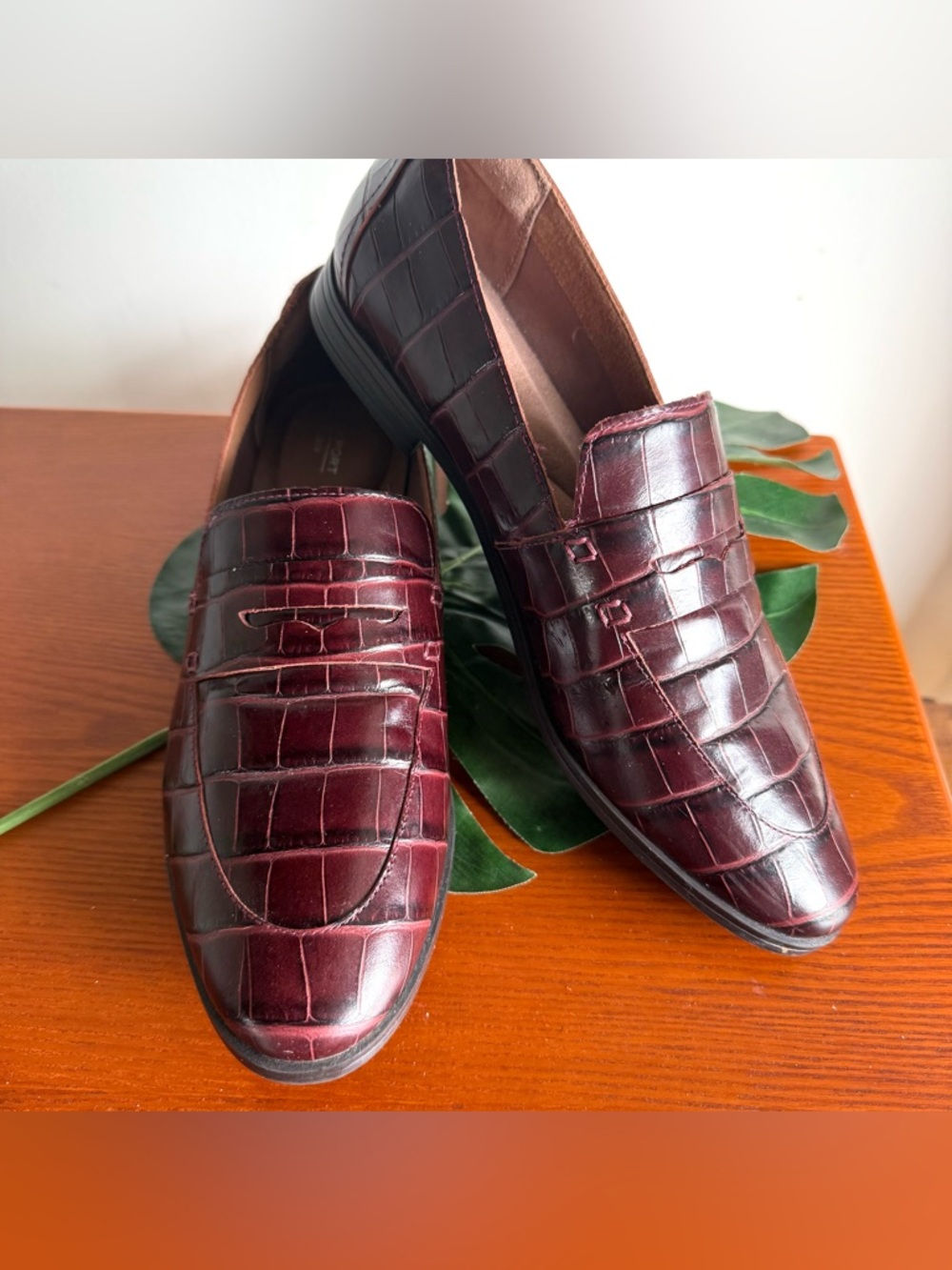 Rockport Woman's 9.5 Burgundy Perpetual
Penny Loafers - Picture 5 of 9